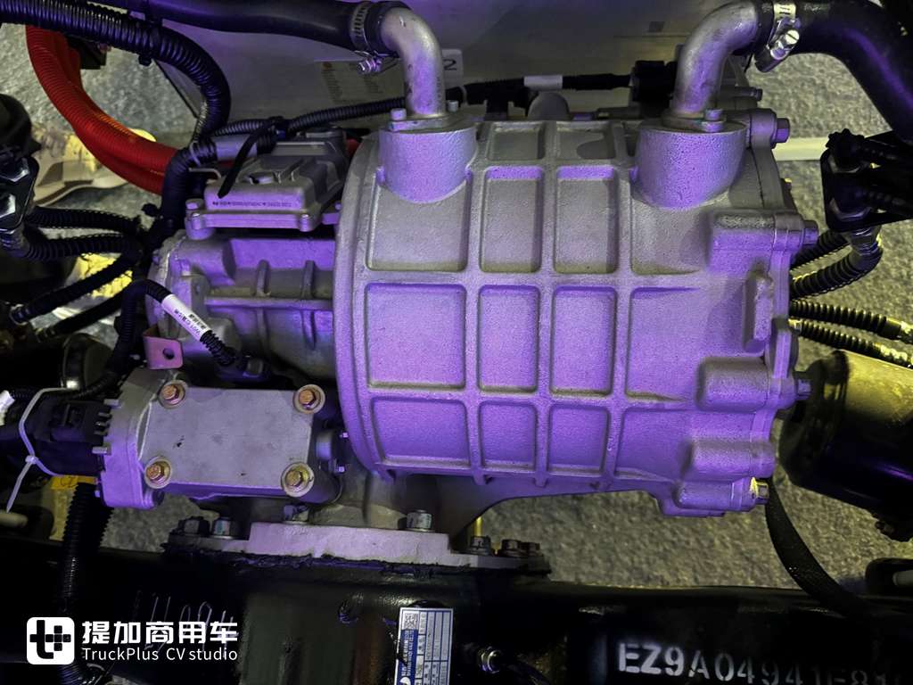 Real Shot of Weichai LANDKING's High-end New Product X7 Electric Light Truck Equipped with Stellar·Super Pure Electric Golden Power Platform