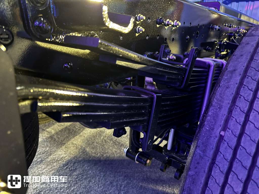 Real Shot of Weichai LANDKING's High-end New Product X7 Electric Light Truck Equipped with Stellar·Super Pure Electric Golden Power Platform