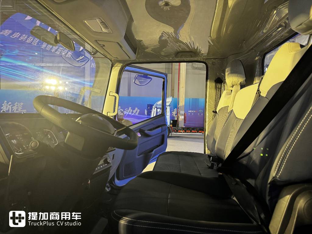 Real Shot of Weichai LANDKING's High-end New Product X7 Electric Light Truck Equipped with Stellar·Super Pure Electric Golden Power Platform