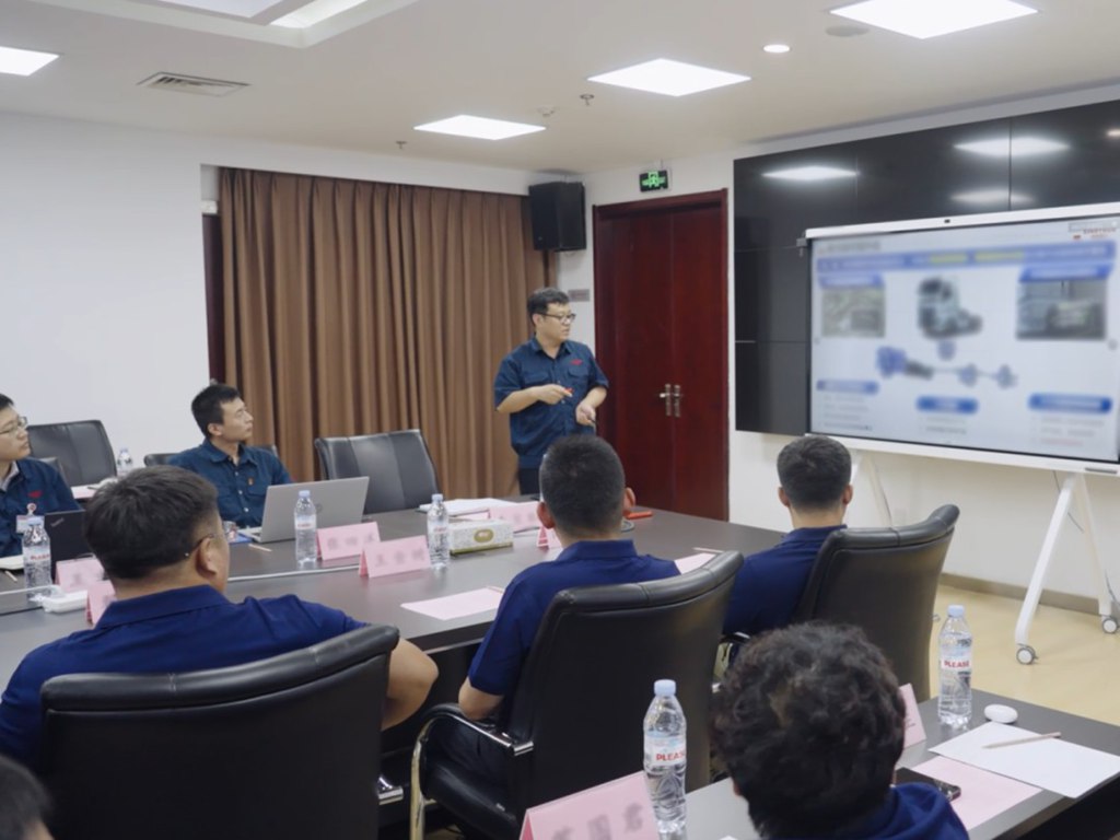 German Quality, Smart Future! The New C9H Tractor Product Review and Exchange Meeting Was Successfully Held!