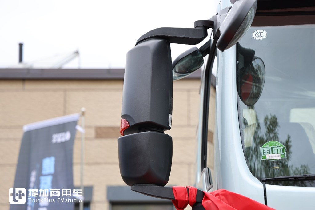 SITRAK Arrives with a Starting Price of Over 200,000 Yuan: Live Shot of Sinotruk’s New SITRAK G7M Tractor – Let’s Check Its Configuration
