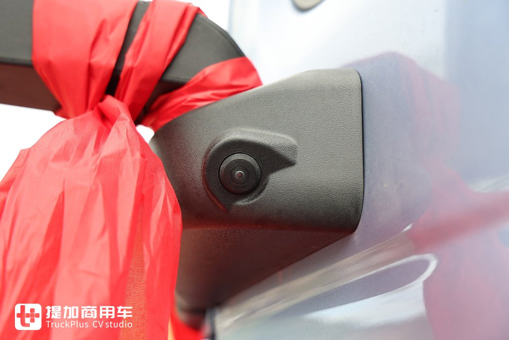 SITRAK Arrives with a Starting Price of Over 200,000 Yuan: Live Shot of Sinotruk’s New SITRAK G7M Tractor – Let’s Check Its Configuration