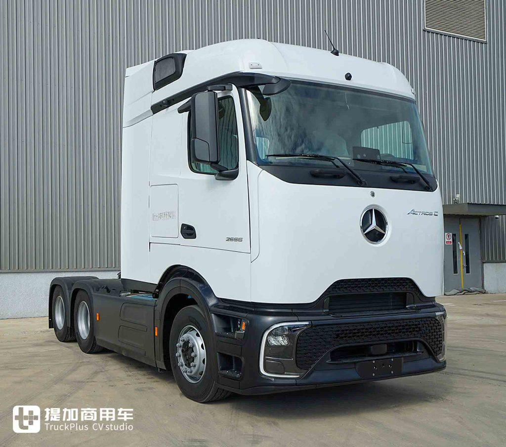 Rumors of Withdrawal from China Debunked? New-Generation Mercedes-Benz Actros Domestic Model Appears in Official Announcement! A Look at Its Differences from the European Version!