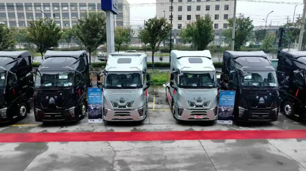 Sinotruk Yellow River H7 Tractor Equipped with Weichai WP15NG-4.0 Makes Grand Launch in Hefei