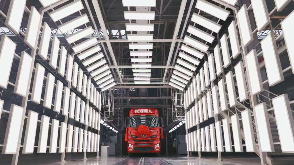 From "Steel Torrent" to "Intelligent Manufacturing Benchmark": Decoding the Solid Evolution of China's Heavy-Duty Trucks