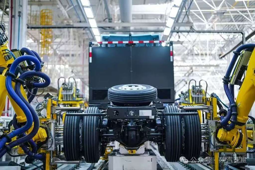 From "Steel Torrent" to "Intelligent Manufacturing Benchmark": Decoding the Solid Evolution of China's Heavy-Duty Trucks