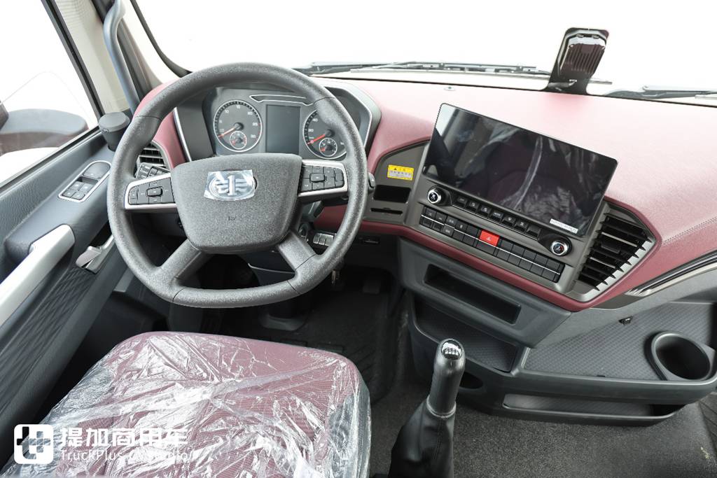 FAW Trucks’New Tractor – FAW Yingchi Officially Launched: Live Shots Reveal Its Powerful Configuration!