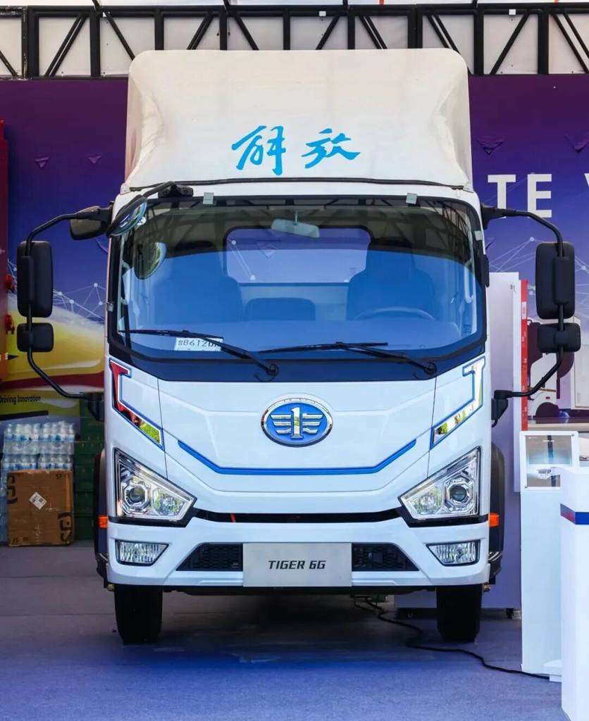 The 138th Canton Fair: FAW Trucks Demonstrates the Hard Power of Chinese Commercial Vehicles