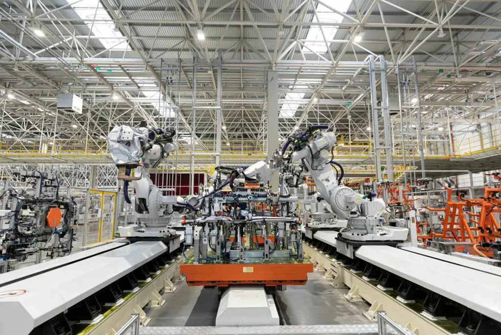 Sinotruk’s Monthly Heavy-Duty Truck Exports Reach 15,000 Units, Breaking the Industry Record Again