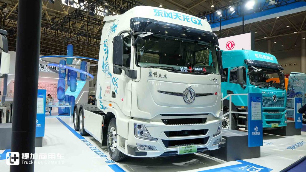 2025 CCVS | Tianlong GX Intelligent Driving Model Stands Out, Hybrid & Megawatt Ultra-Fast Charging Debut! A Look at Dongfeng Commercial Vehicles’ Exhibition Lineup
