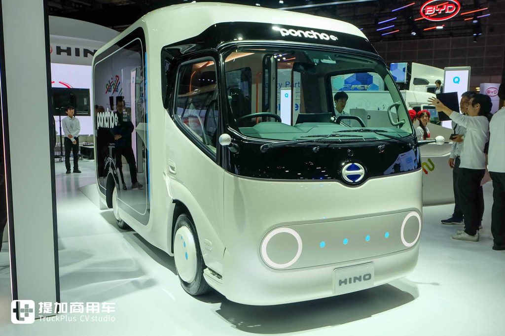 2025 Japan Mobility Show | Dakar Rally Truck & New-Generation Luxury Bus Debut, On-Site Photos of HINO’s Exhibits