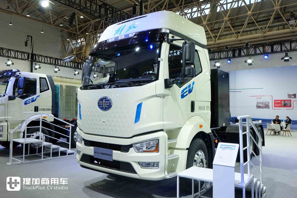 2025 CCVS | 5 New Energy Trucks Debut, Plus 30+ Cultural and Creative Products? Explore FAW trucks’ Booth