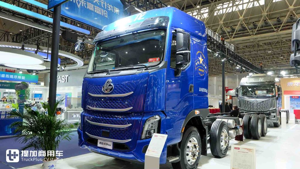2025 CCVS | 50% New Energy! Chenglong HK, H7 Pro High-End Models Debut, A Look at Dongfeng Liuzhou Motor Chenglong’s Exhibits