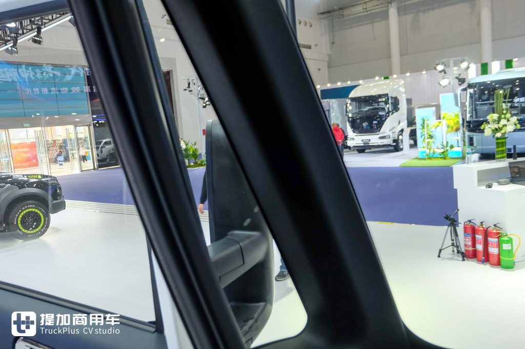 Subverting Traditional New Energy Light Trucks! What Makes JAC Trucks Kunpeng ET9 Stand Out with Its Low - Drag Wedge - Shaped Body and Spacious Cab?