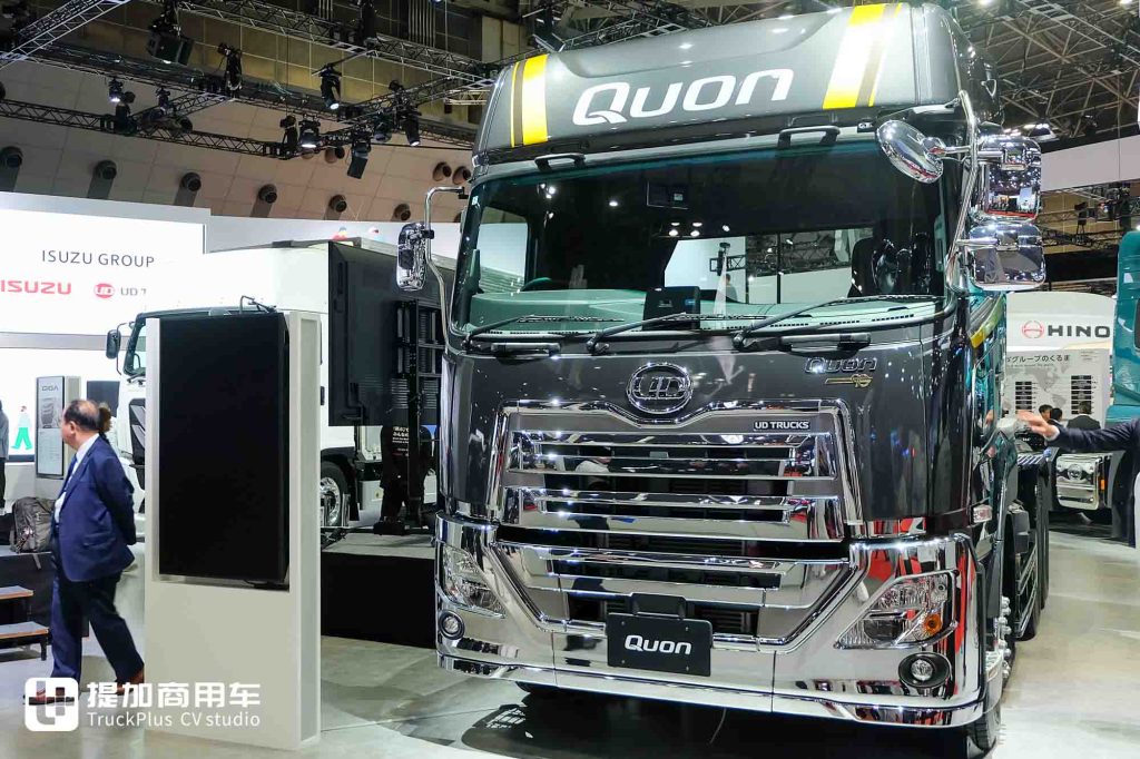 2025 Japan Mobility Show | New Giga Debuts, UD Trucks Models Stand Out, On-Site Photos of ISUZU Group’s Exhibits