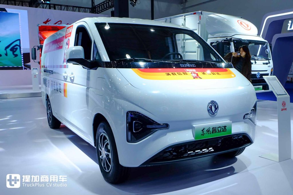 2025 CCVS | "Qiankun" High-End Brand Debuts! Powerful Pure Electric Product Matrix – A Look at Dongfeng Light Vehicles’ Exhibits