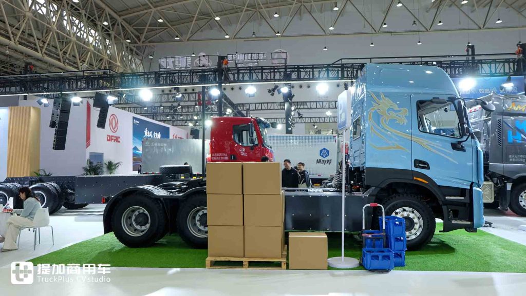 2025 CCVS | 50% New Energy! Chenglong HK, H7 Pro High-End Models Debut, A Look at Dongfeng Liuzhou Motor Chenglong’s Exhibits