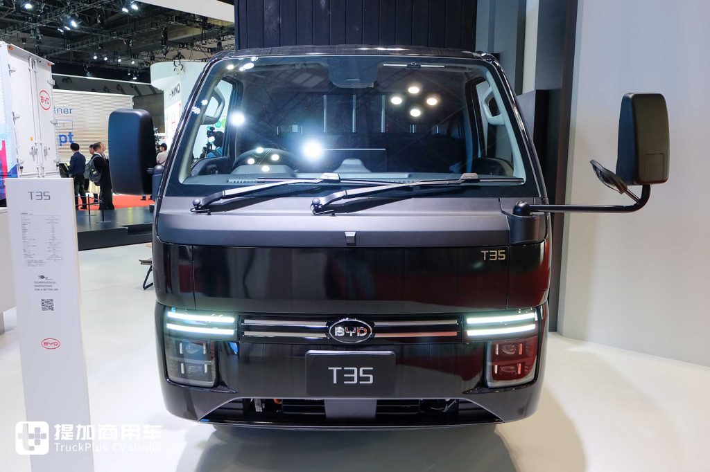 Suitable for Both Commercial and Family Use, Turning Radius Less Than 5 Meters! How Powerful Is BYD T35 Pure Electric Light Truck Making Its Global Debut in Japan?