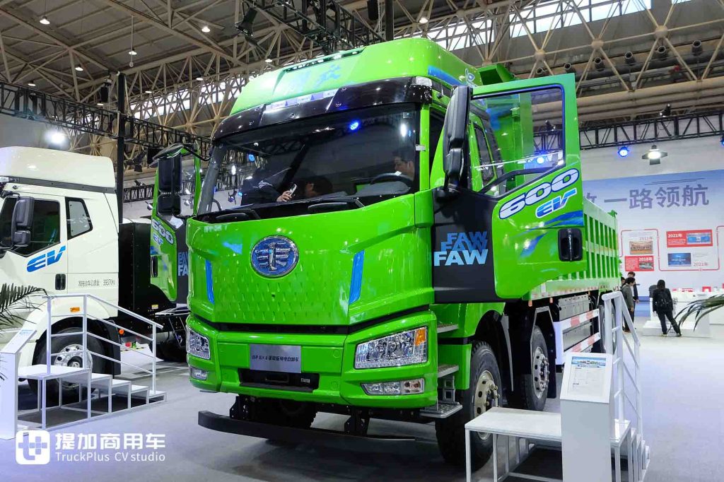 2025 CCVS | 5 New Energy Trucks Debut, Plus 30+ Cultural and Creative Products? Explore FAW trucks’ Booth