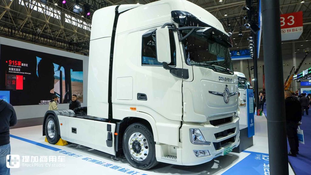 2025 CCVS | Tianlong GX Intelligent Driving Model Stands Out, Hybrid & Megawatt Ultra-Fast Charging Debut! A Look at Dongfeng Commercial Vehicles’ Exhibition Lineup
