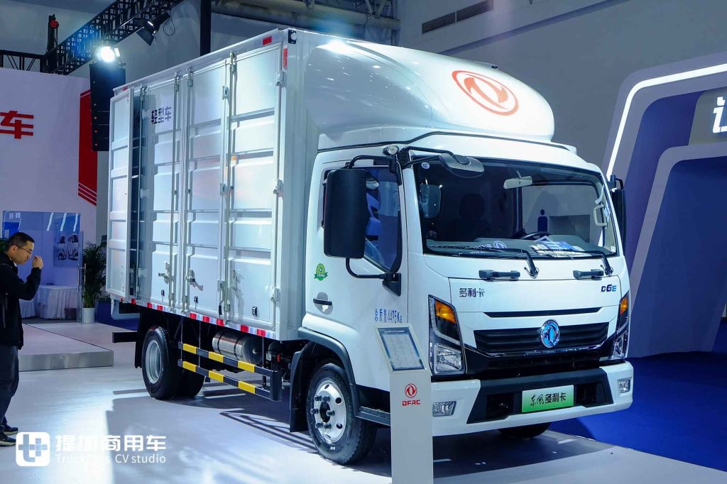 2025 CCVS | "Qiankun" High-End Brand Debuts! Powerful Pure Electric Product Matrix – A Look at Dongfeng Light Vehicles’ Exhibits