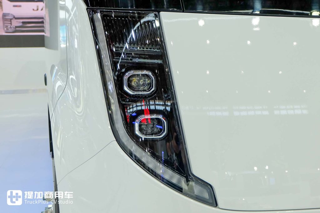 Subverting Traditional New Energy Light Trucks! What Makes JAC Trucks Kunpeng ET9 Stand Out with Its Low - Drag Wedge - Shaped Body and Spacious Cab?