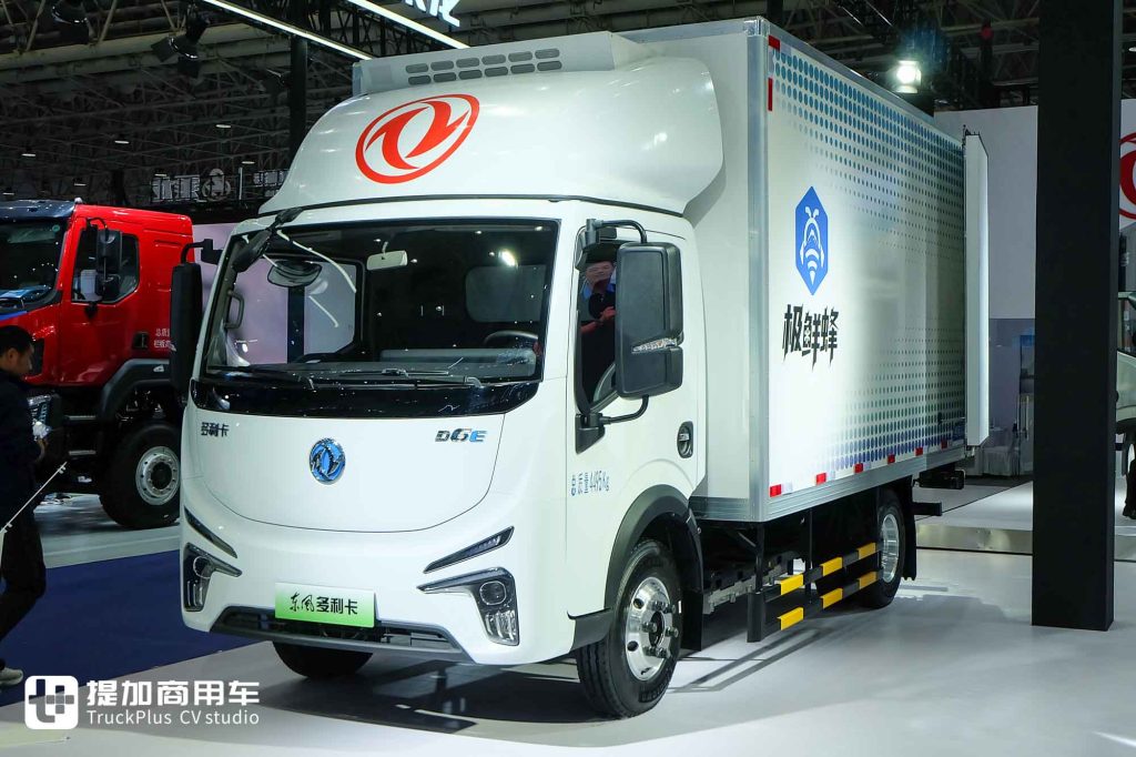 2025 CCVS | "Qiankun" High-End Brand Debuts! Powerful Pure Electric Product Matrix – A Look at Dongfeng Light Vehicles’ Exhibits