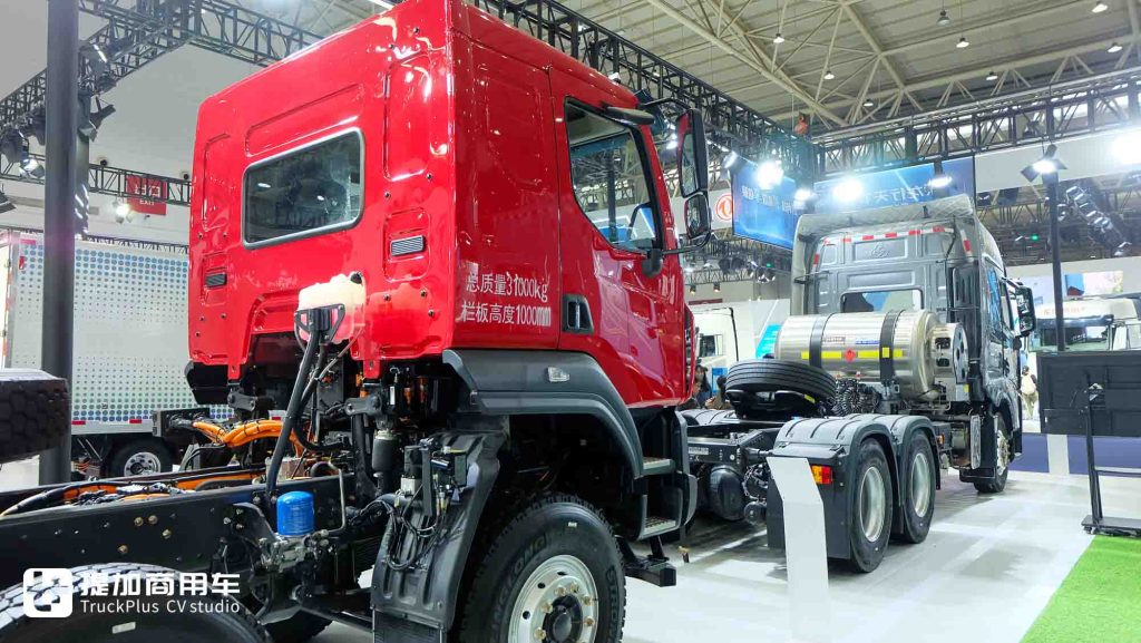 2025 CCVS | 50% New Energy! Chenglong HK, H7 Pro High-End Models Debut, A Look at Dongfeng Liuzhou Motor Chenglong’s Exhibits