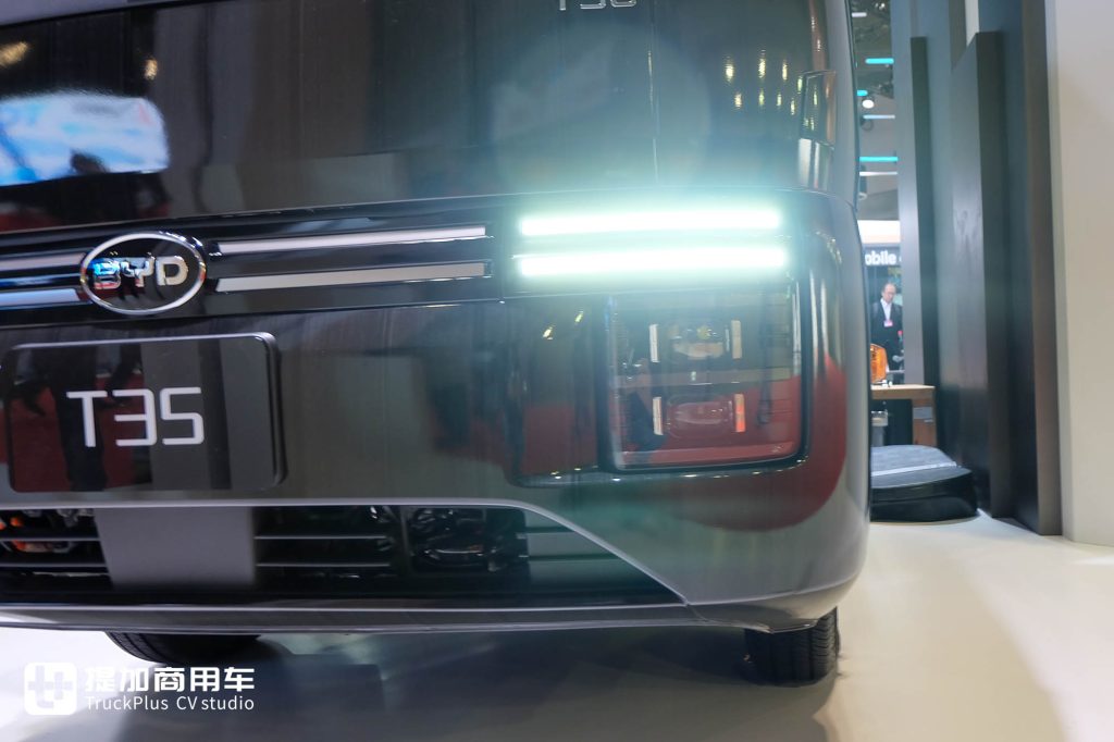 Suitable for Both Commercial and Family Use, Turning Radius Less Than 5 Meters! How Powerful Is BYD T35 Pure Electric Light Truck Making Its Global Debut in Japan?