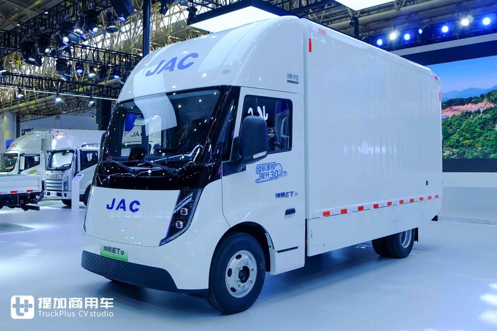 Subverting Traditional New Energy Light Trucks! What Makes JAC Trucks Kunpeng ET9 Stand Out with Its Low - Drag Wedge - Shaped Body and Spacious Cab?