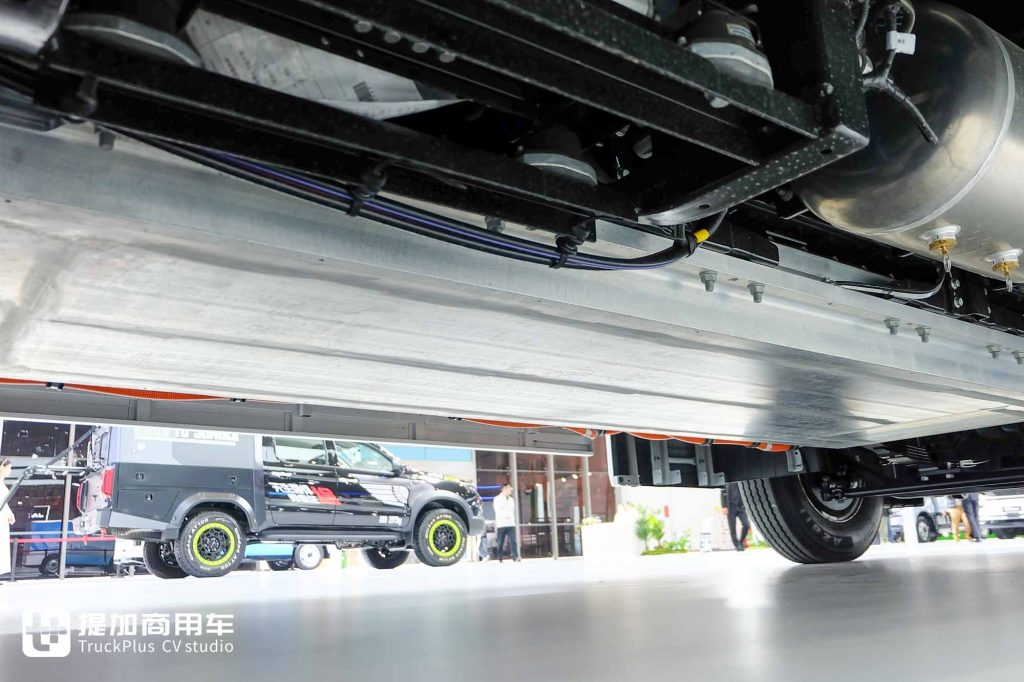 Subverting Traditional New Energy Light Trucks! What Makes JAC Trucks Kunpeng ET9 Stand Out with Its Low - Drag Wedge - Shaped Body and Spacious Cab?