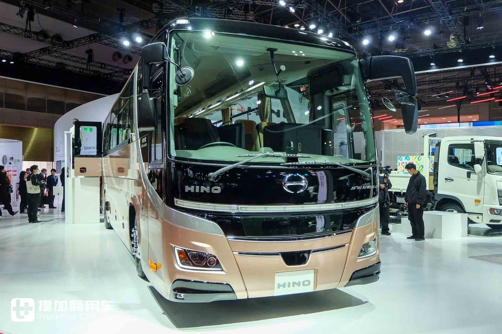 2025 Japan Mobility Show | Dakar Rally Truck & New-Generation Luxury Bus Debut, On-Site Photos of HINO’s Exhibits
