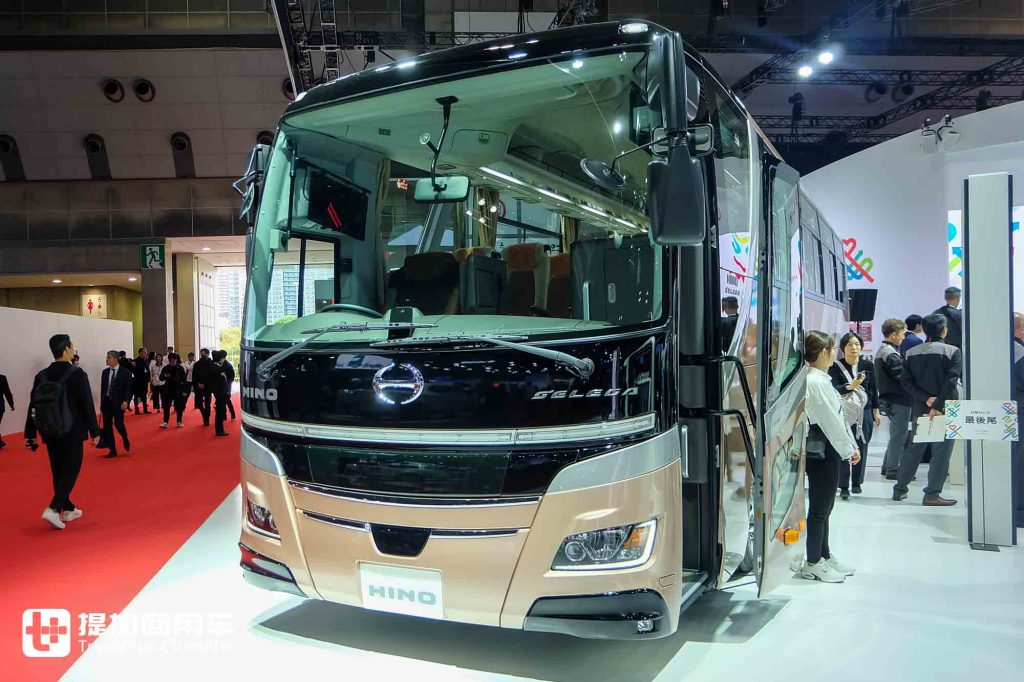 2025 Japan Mobility Show | Dakar Rally Truck & New-Generation Luxury Bus Debut, On-Site Photos of HINO’s Exhibits