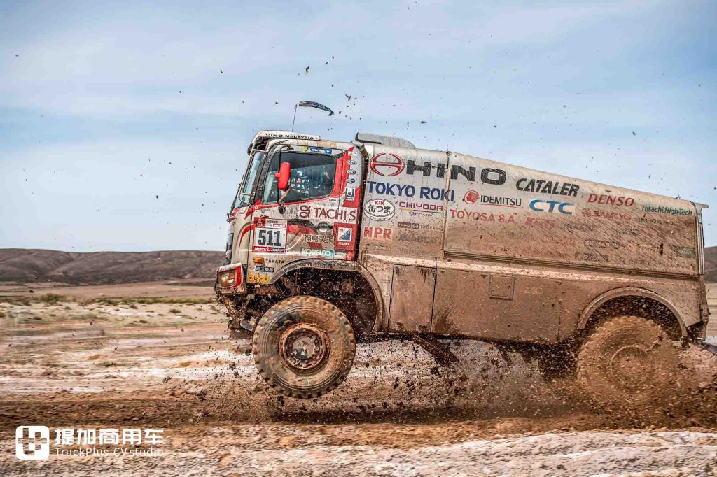 2025 Japan Mobility Show | Dakar Rally Truck & New-Generation Luxury Bus Debut, On-Site Photos of HINO’s Exhibits