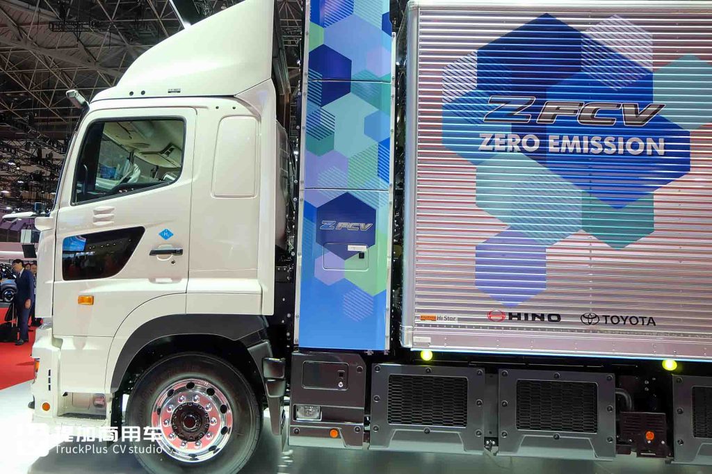 2025 Japan Mobility Show | Dakar Rally Truck & New-Generation Luxury Bus Debut, On-Site Photos of HINO’s Exhibits