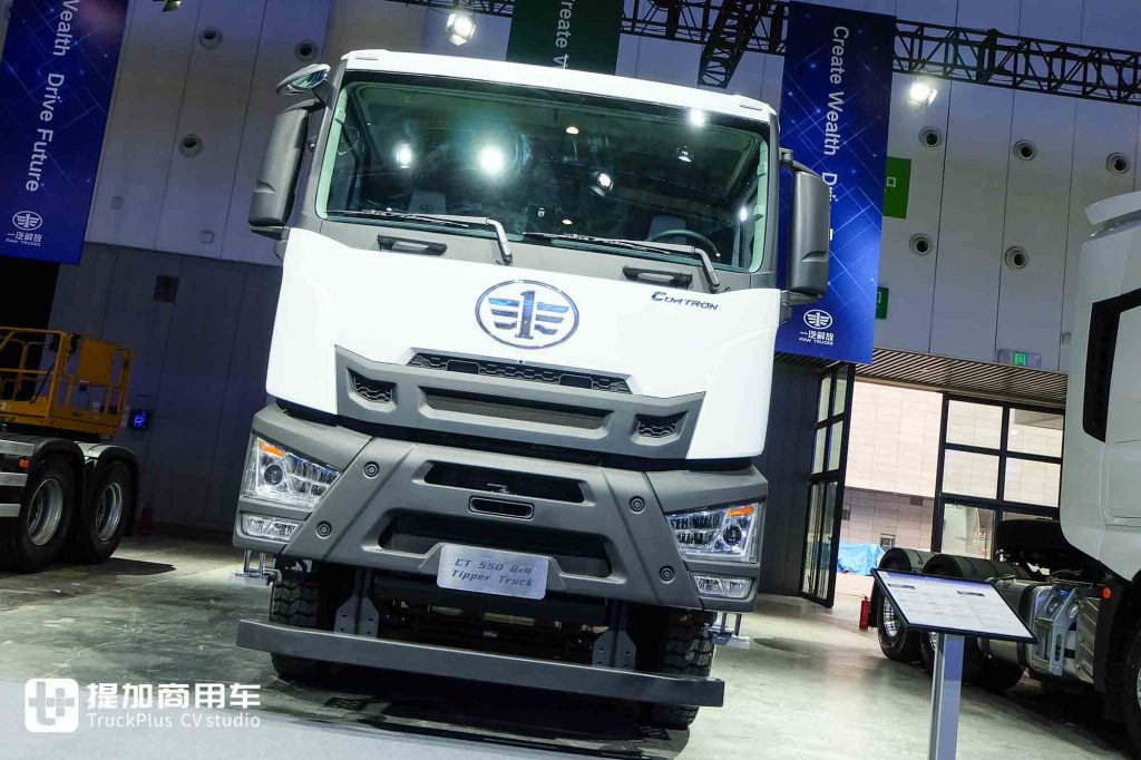550 HP! Tripod-Inspired Design + Comfortable Interior: What Are the Strengths of FAW TRUCKS’ Export-Model CORTRON CT 550 Dump Truck?