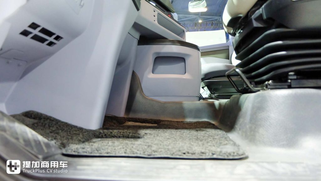 550 HP! Tripod-Inspired Design + Comfortable Interior: What Are the Strengths of FAW TRUCKS’ Export-Model CORTRON CT 550 Dump Truck?