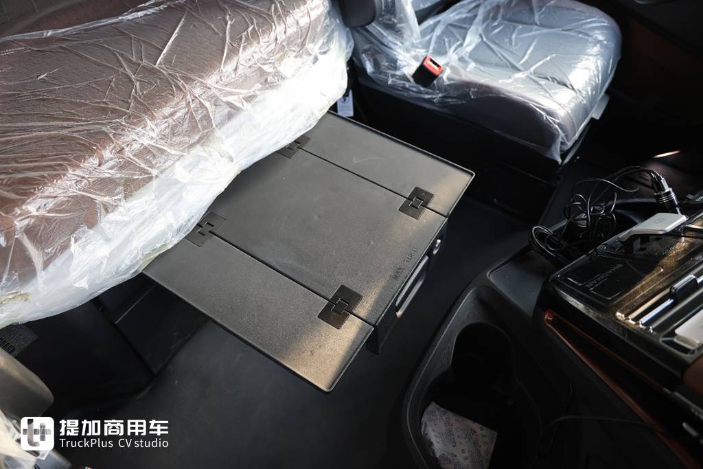 Elevating Premiumness to New Heights: Shacman’s All-New X6000 Arrives – A Live Review of the Super Flagship Tractor Reveals All Upgrades and Improvements!