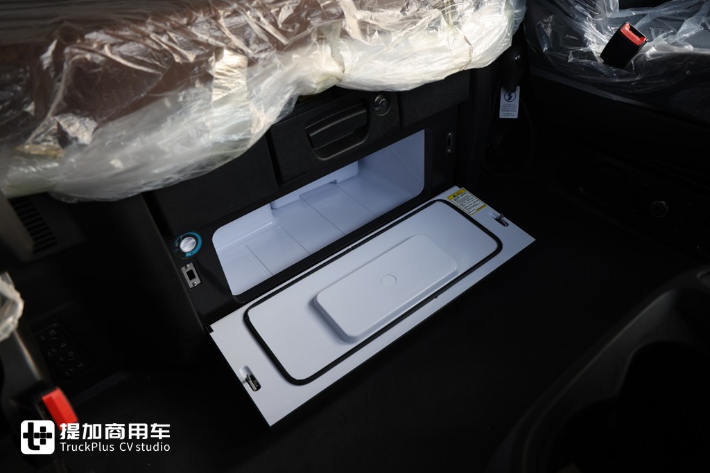 Elevating Premiumness to New Heights: Shacman’s All-New X6000 Arrives – A Live Review of the Super Flagship Tractor Reveals All Upgrades and Improvements!