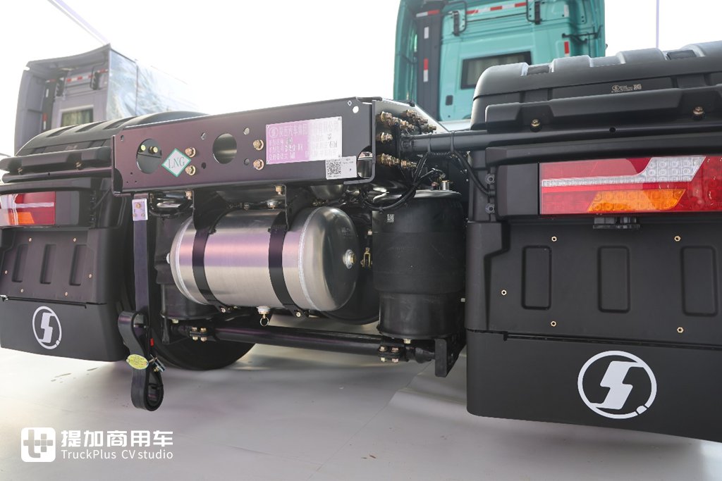 Elevating Premiumness to New Heights: Shacman’s All-New X6000 Arrives – A Live Review of the Super Flagship Tractor Reveals All Upgrades and Improvements!