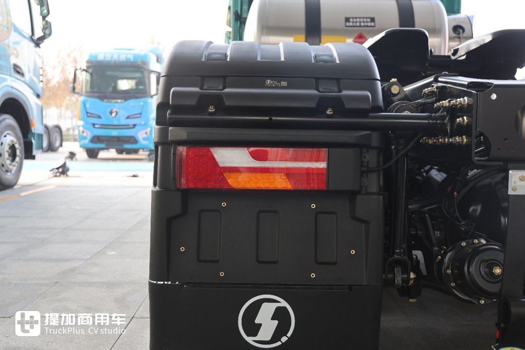 Elevating Premiumness to New Heights: Shacman’s All-New X6000 Arrives – A Live Review of the Super Flagship Tractor Reveals All Upgrades and Improvements!
