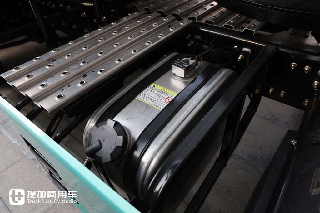 Elevating Premiumness to New Heights: Shacman’s All-New X6000 Arrives – A Live Review of the Super Flagship Tractor Reveals All Upgrades and Improvements!