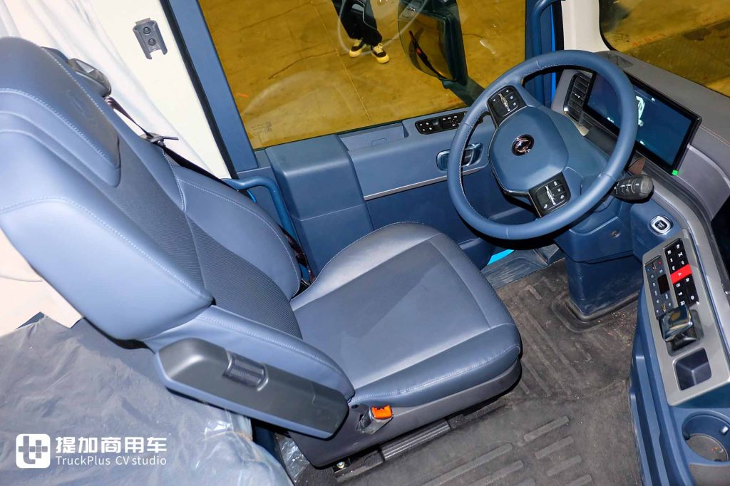 Continuing the Tianlong Legacy? Dongfeng KH Debuts on an All-New Platform – Live Review Reveals What’s Different!