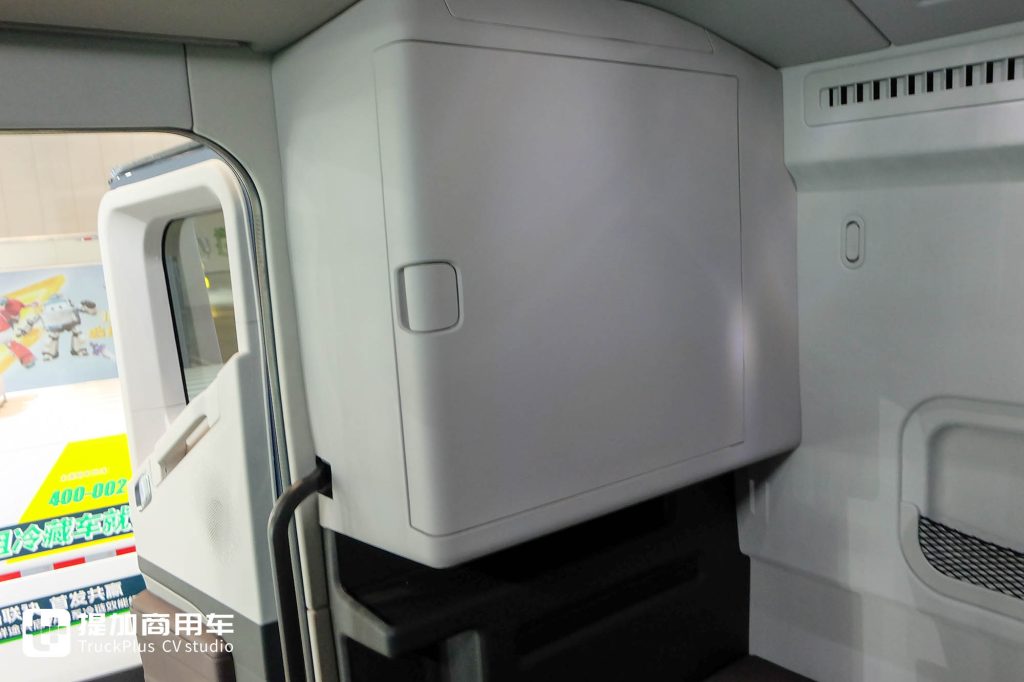 China’s First Mass-Produced Liquid Hydrogen Heavy Truck! Wedge-Shaped Body + RV-Grade Living Cabin: A Live Review of Foton Cavan BEACON Liquid Hydrogen Heavy Truck