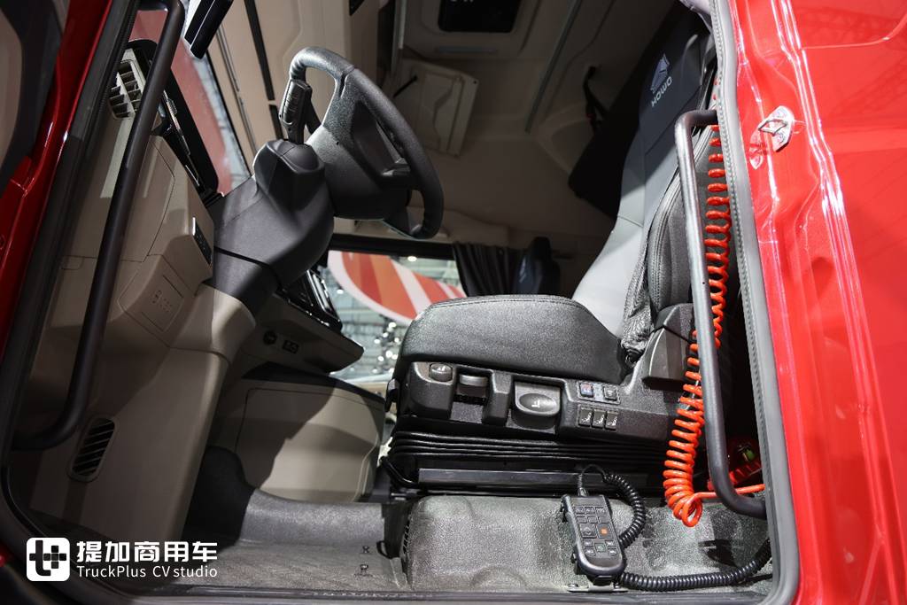 A New Flagship of China’s High-End Heavy Trucks: Sinotruk Howo KS Is Here – Live Review Uncovers Its Strengths