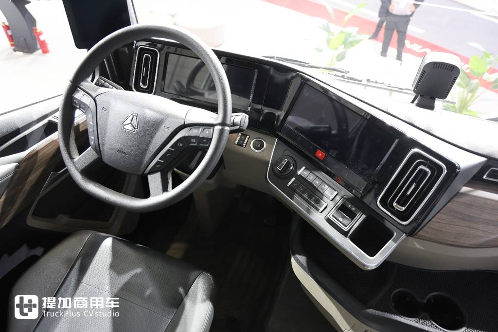 A New Flagship of China’s High-End Heavy Trucks: Sinotruk Howo KS Is Here – Live Review Uncovers Its Strengths
