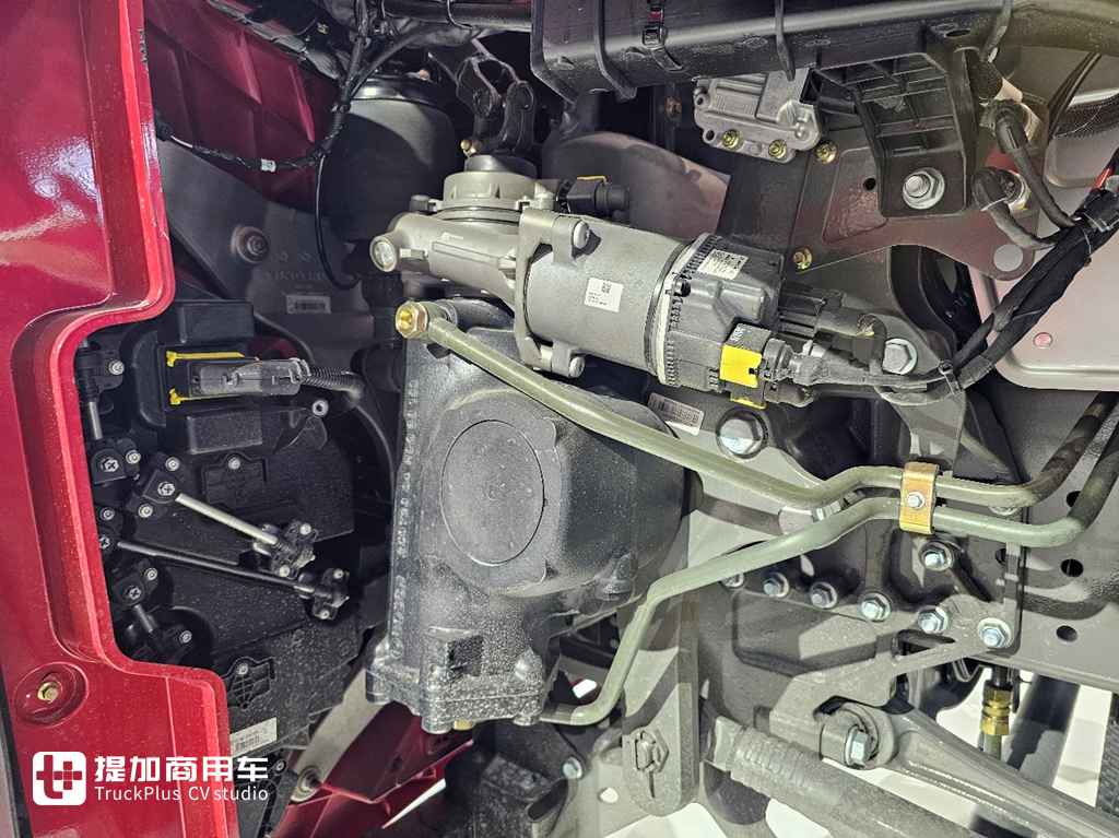A New Flagship of China’s High-End Heavy Trucks: Sinotruk Howo KS Is Here – Live Review Uncovers Its Strengths