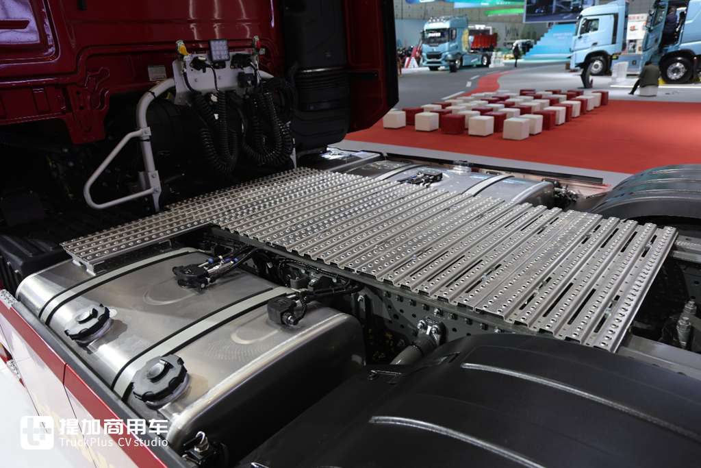 A New Flagship of China’s High-End Heavy Trucks: Sinotruk Howo KS Is Here – Live Review Uncovers Its Strengths