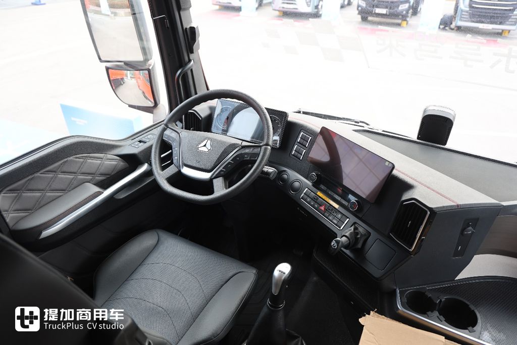 Sitrak G7S Plateau Version Dump Truck: Equipped with 580HP MAN Engine & Ultra-Comfortable Interior – A Live Review