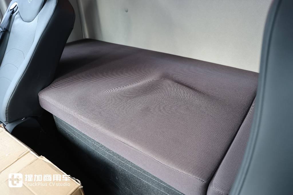 Sitrak G7S Plateau Version Dump Truck: Equipped with 580HP MAN Engine & Ultra-Comfortable Interior – A Live Review